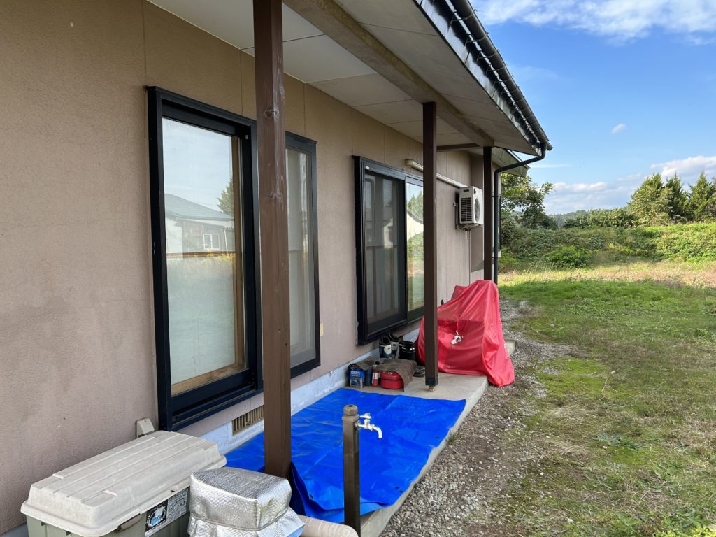 川西町外部柱塗装工事完了（施工事例）マツダ塗装