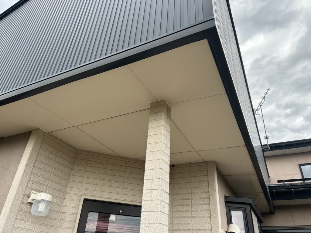 川西町調色軒天塗装工事完了（施工事例）マツダ塗装