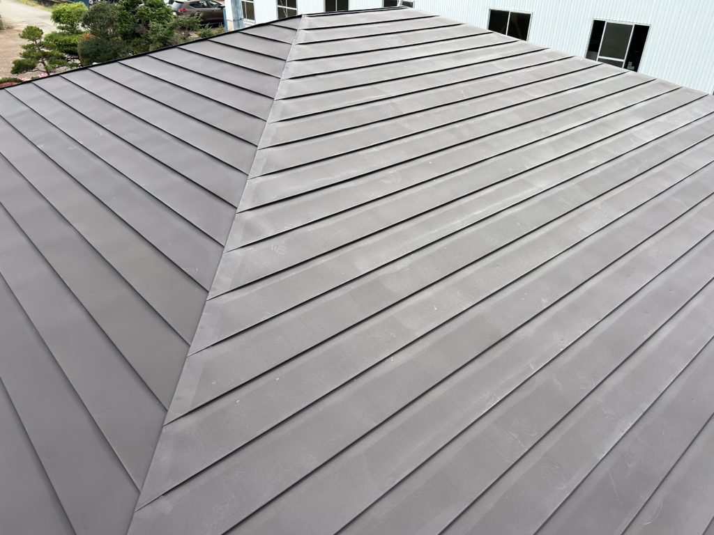 高畠町屋根塗装下塗り完了（施工事例）マツダ塗装