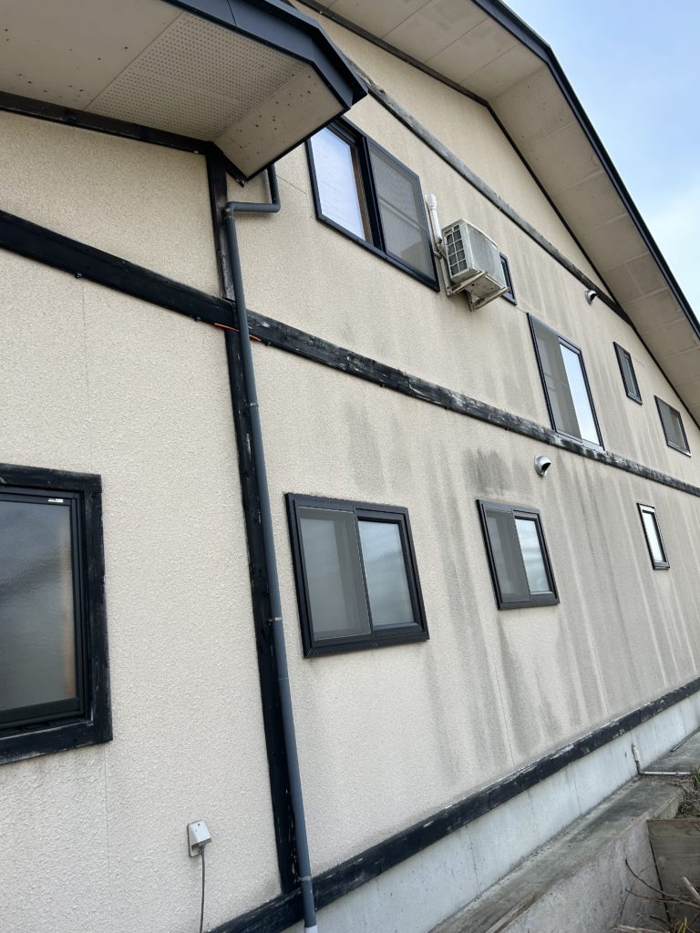 南陽市外壁工事前（施工事例）マツダ塗装